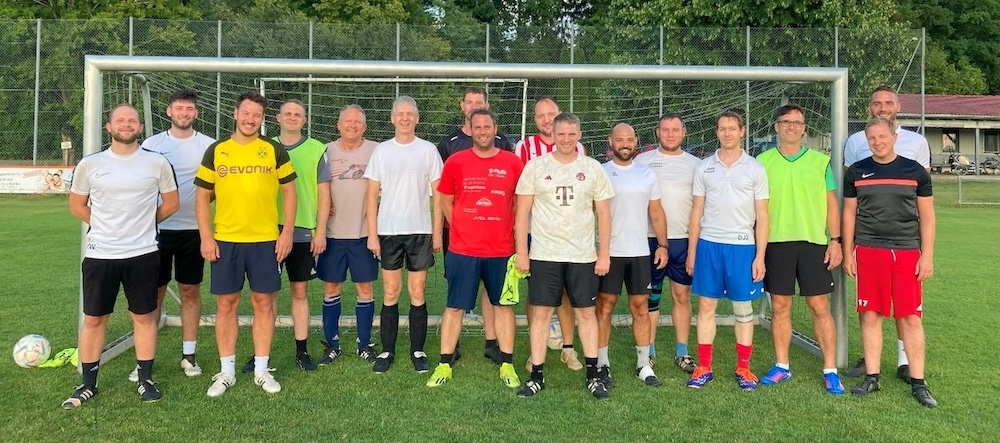 Sportarten > Fussball > "AH"
